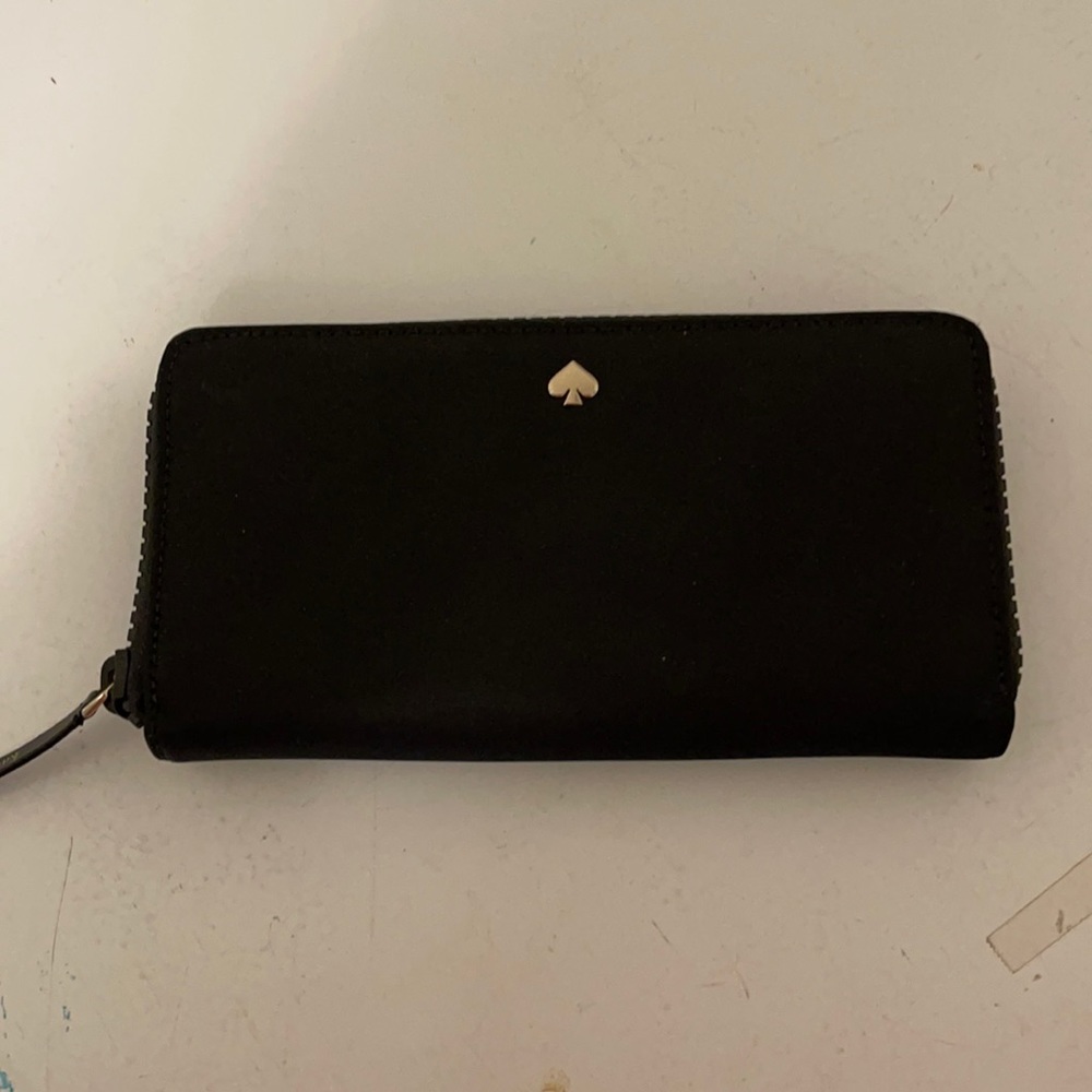 Kate spade black wallet, used gently